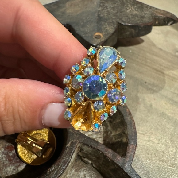 Vintage gold tone Aurora Borealis adjustable size ring - Picture 1 of 15